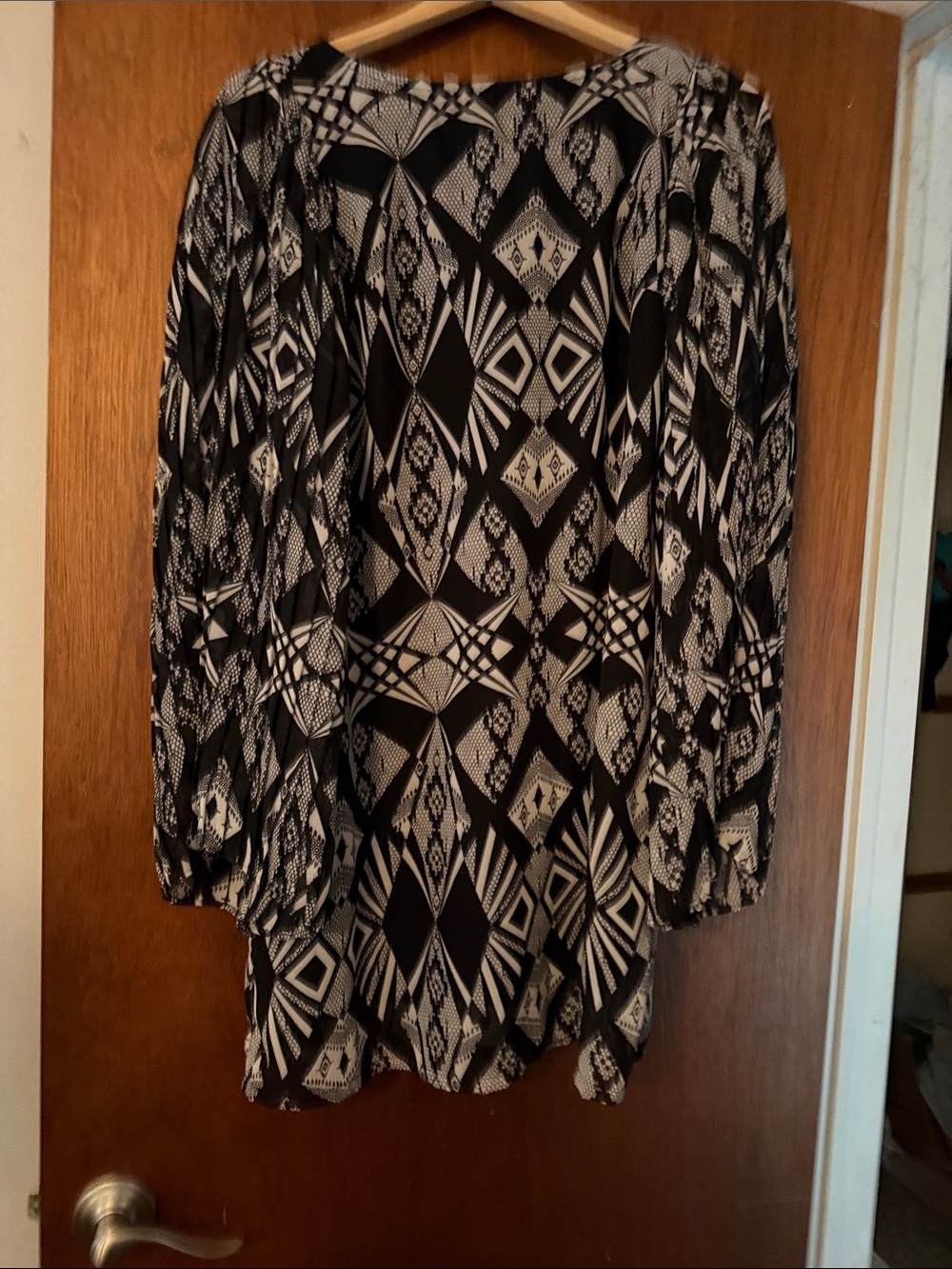 Black & White Geometric Long Sleeve Tunic